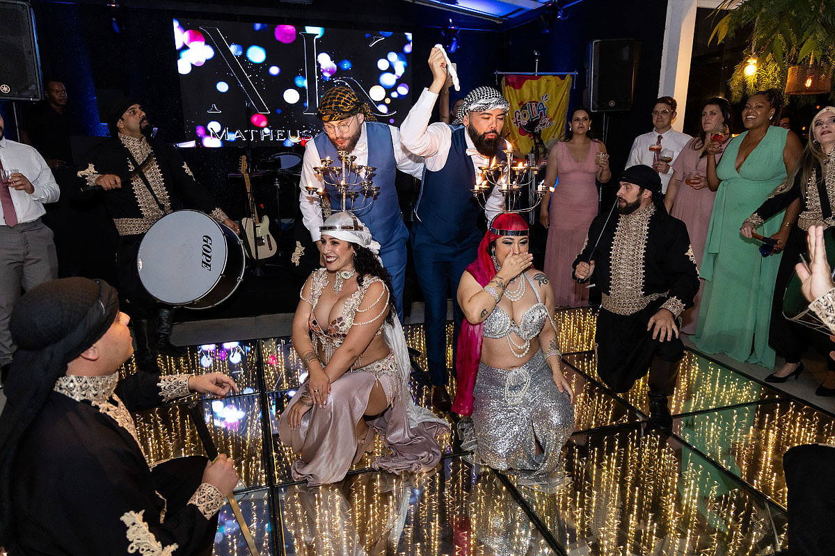 Casamento de meninos, fazenda Santa Isabel, casamento no campo, casamento com chuva, apresentação de dança Árabe.