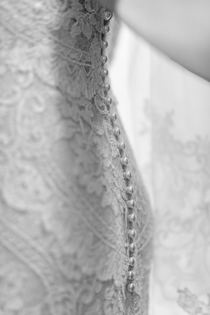 detálhe do vestido de noiva de Yolan Cris