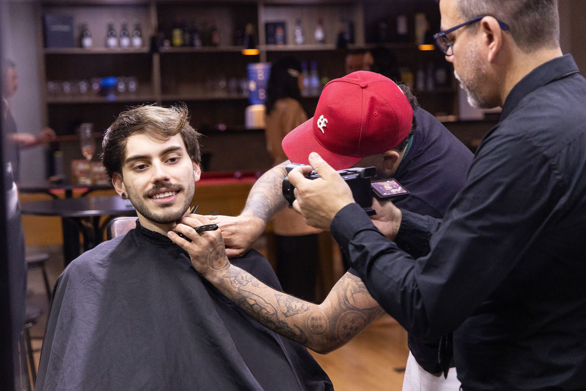 Making of do noivo no salão Mansion Yutintin