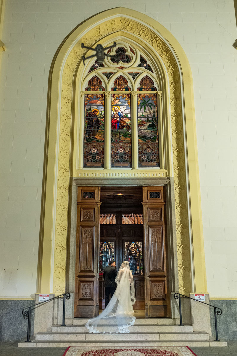Entrada da noiva em Casamento clássico na igreja matriz de Jundiaí, N.S. do Desterro.