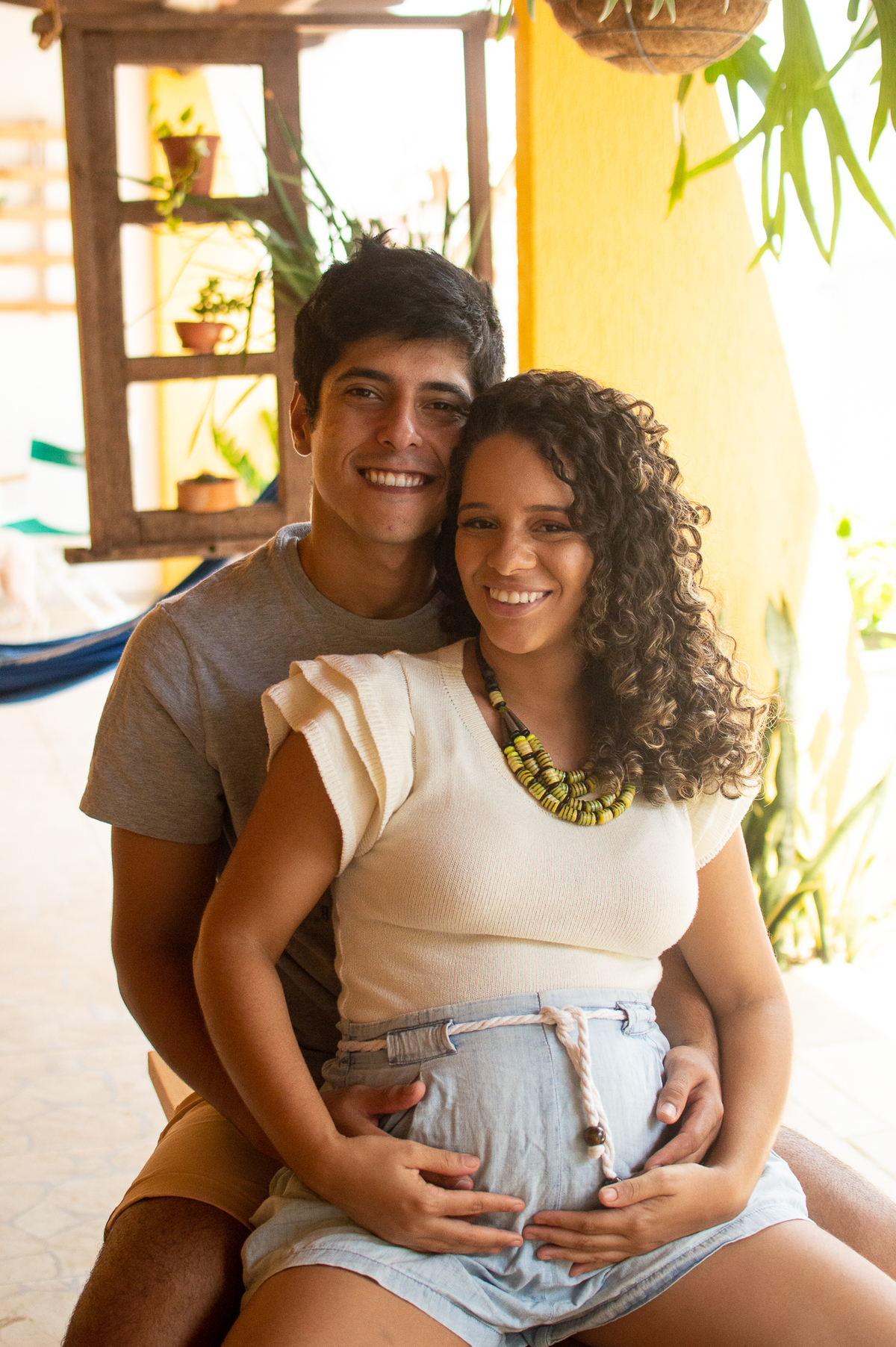 Ensaio em casa, ensaio fotografico com pet, ensaio de gestante, fotografia pet em familia, fotografa de cachorro em natal, fotografia de cachorro, foto pet, natal rn, gravidez, ensaio revelação