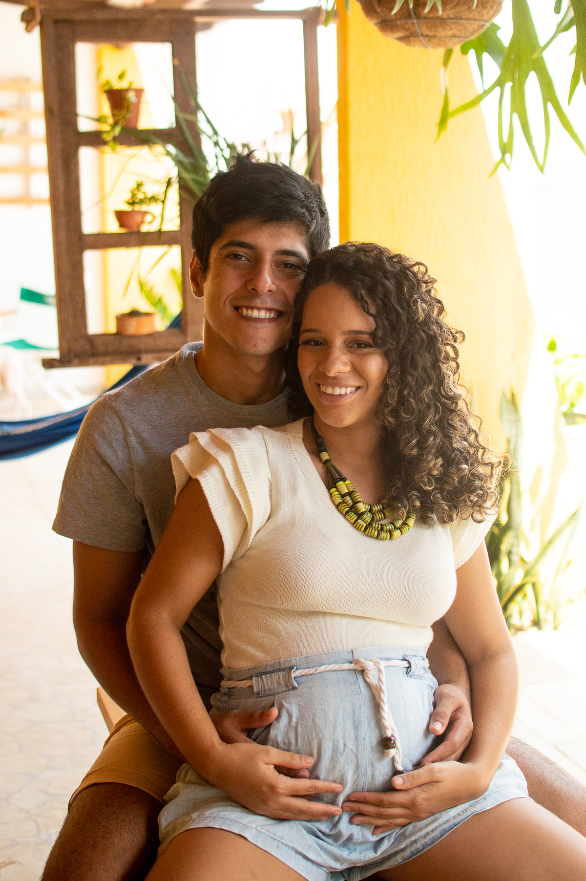 Ensaio em casa, ensaio fotografico com pet, ensaio de gestante, fotografia pet em familia, fotografa de cachorro em natal, fotografia de cachorro, foto pet, natal rn, gravidez, ensaio revelação