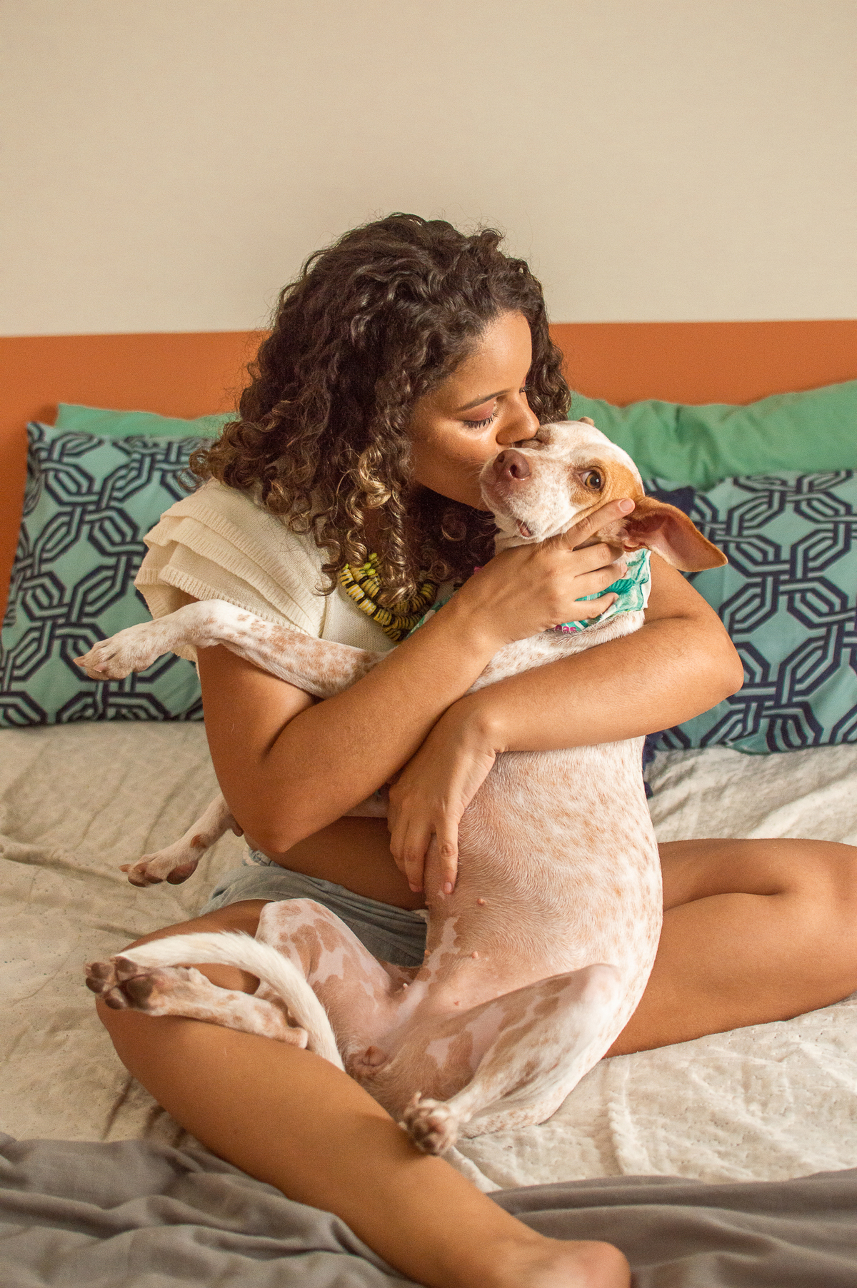 Ensaio em casa, ensaio fotografico com pet, ensaio de gestante, fotografia pet em familia, fotografa de cachorro em natal, fotografia de cachorro, foto pet, natal rn, gravidez, ensaio revelação