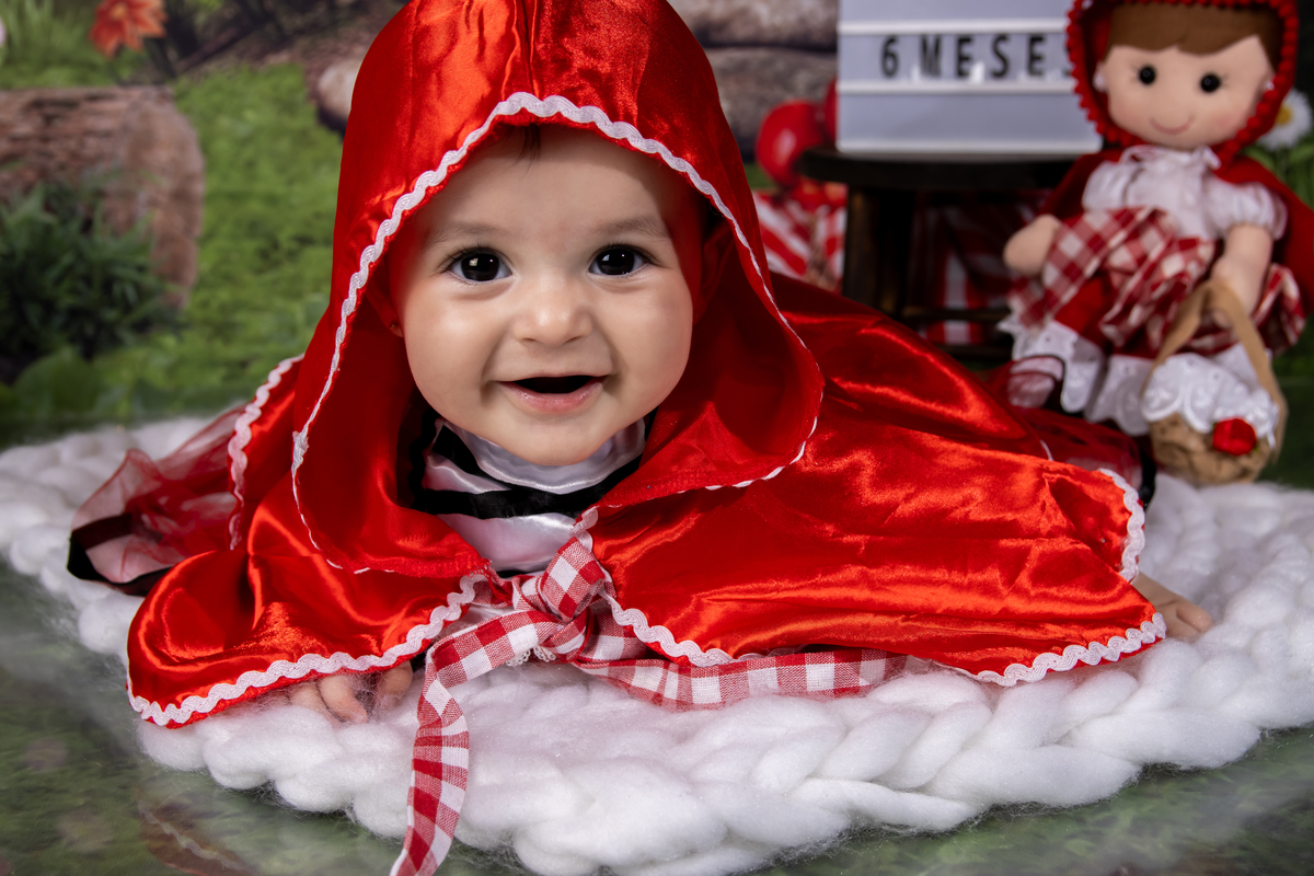 Ensaio estúdio em guarulhos chapéuzinho vermelho, bebê