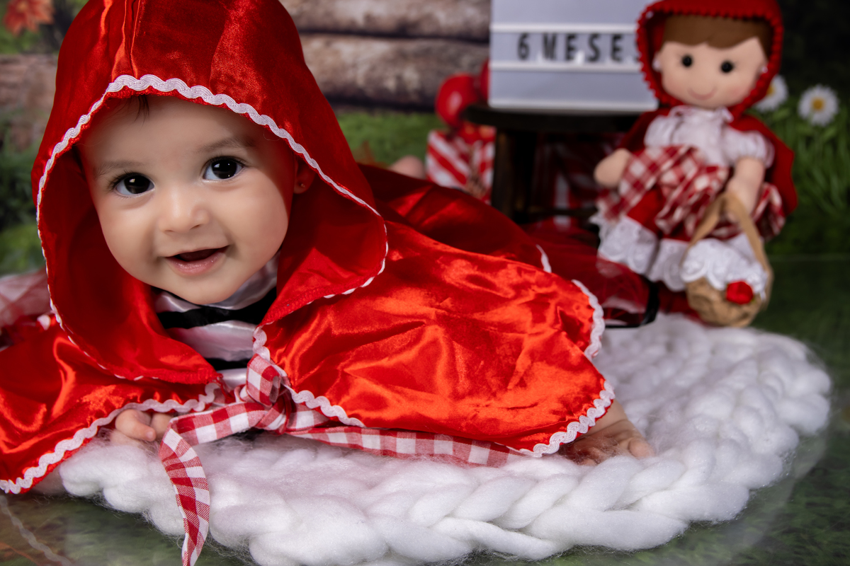 Ensaio estúdio em guarulhos chapéuzinho vermelho, bebê