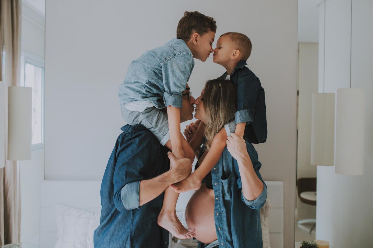 ensaio lifestyle gestante familia gravida vitoria vila velha serra cariacica intimista lari dias gestacao pai familia