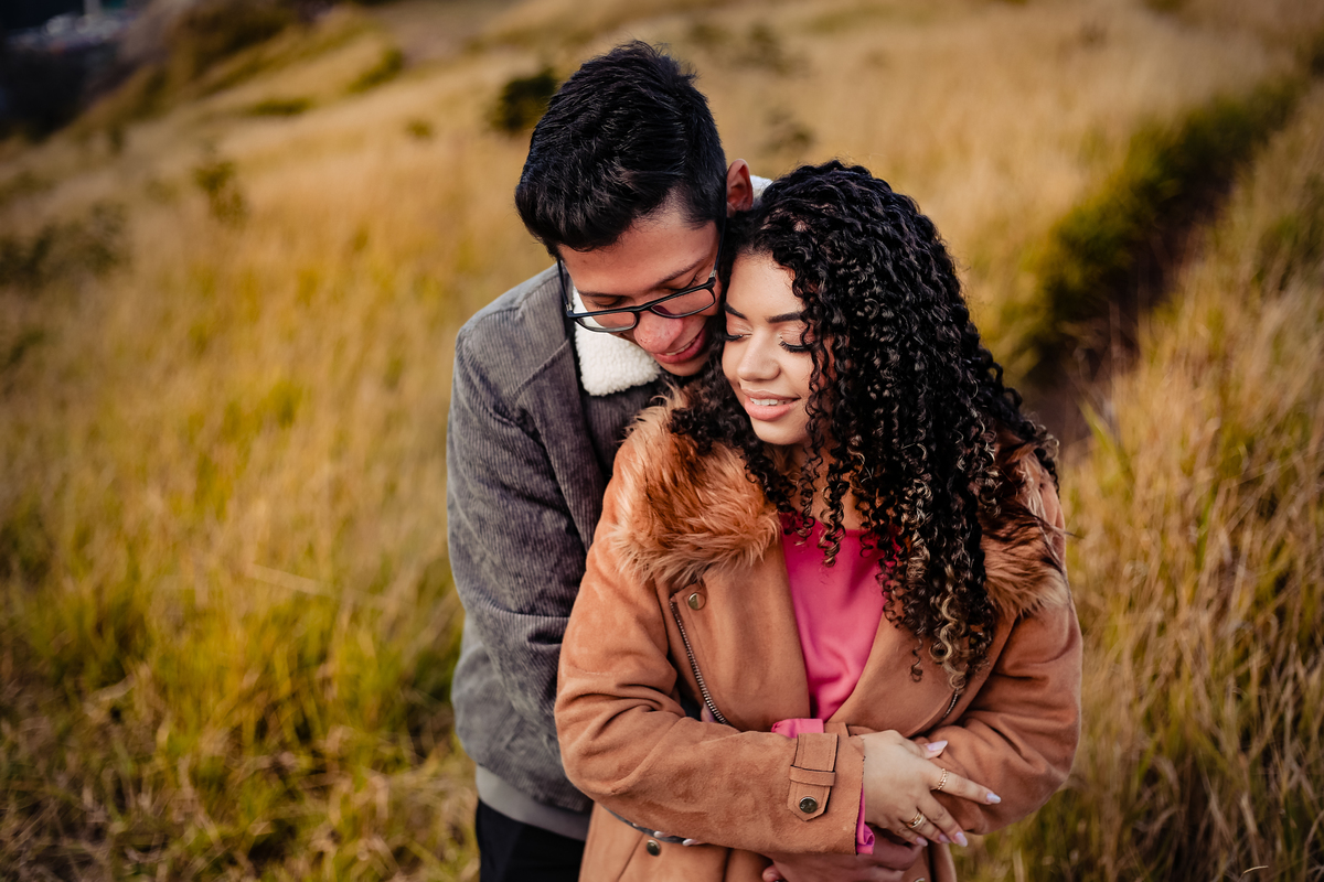 ensaio pré wedding no campo - Pico do Olho D'Água - Mairiporã - SP - Danilo e Cris Almeida - Fotógrafos de Casamento em Mogi das Cruzes