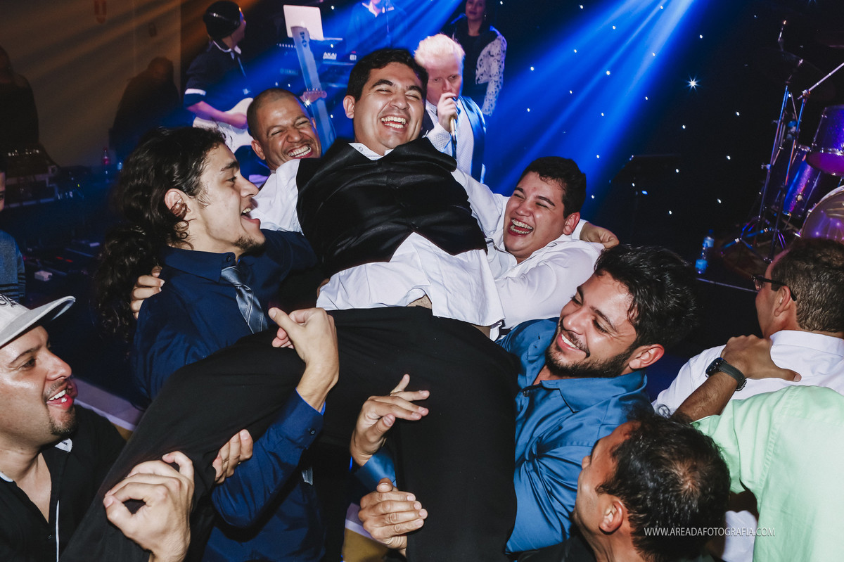 Casamento: Jéssica e Douglas Cerimônia: Santuário Sagrado Coração de Jesus Local: Espaço La Vince Fotografia: Danilo Almeida e Cristiana Almeida Mogi das Cruzes - SP