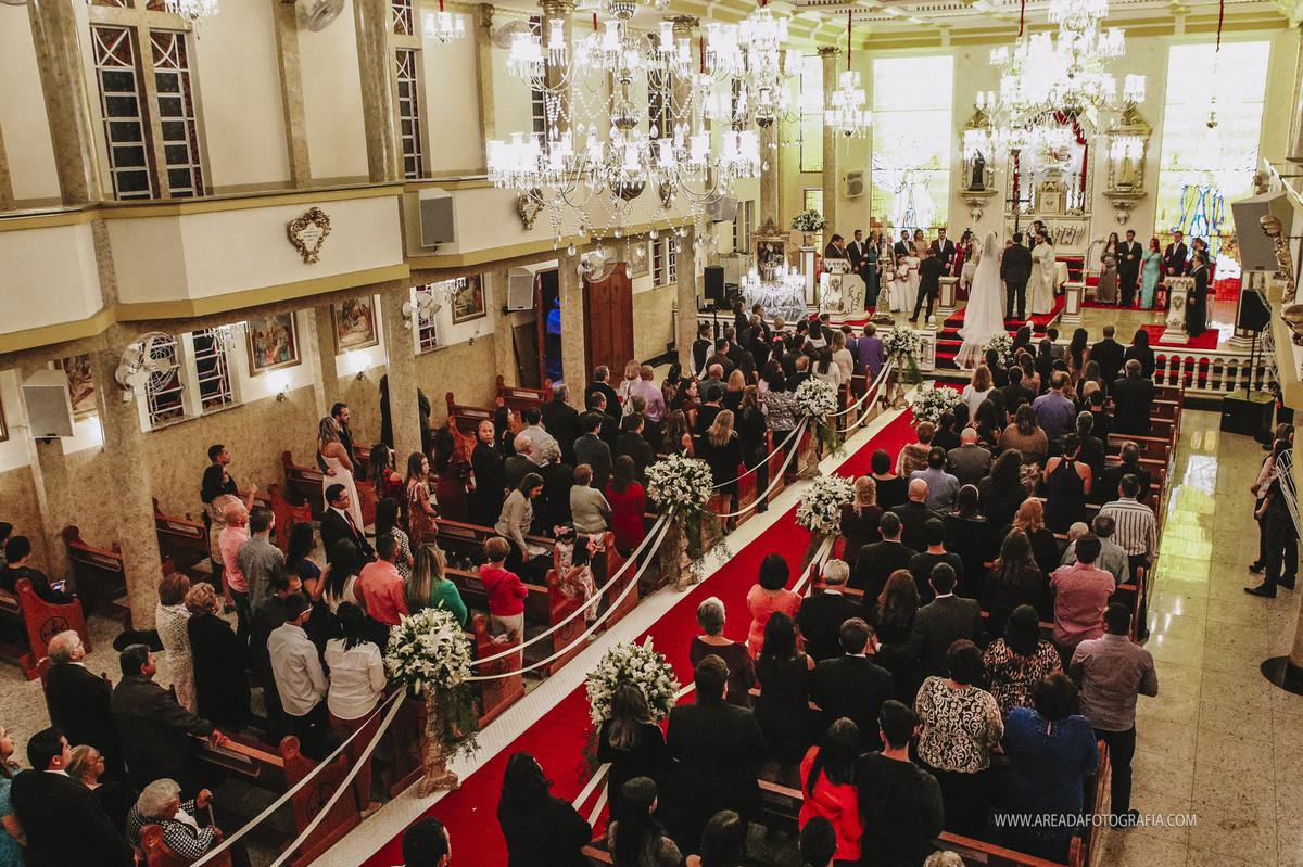 Casamento: Jéssica e Douglas Cerimônia: Santuário Sagrado Coração de Jesus Local: Espaço La Vince Fotografia: Danilo Almeida e Cristiana Almeida Mogi das Cruzes - SP
