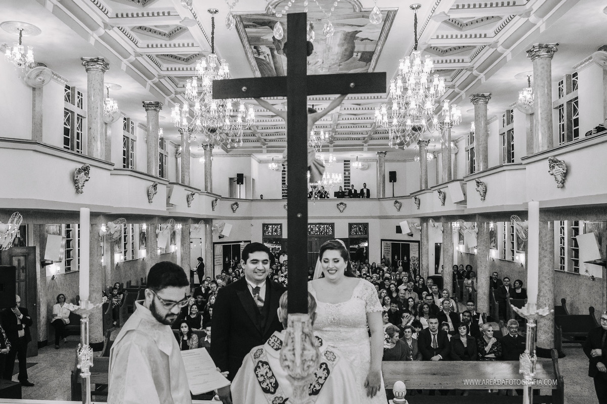 Casamento: Jéssica e Douglas Cerimônia: Santuário Sagrado Coração de Jesus Local: Espaço La Vince Fotografia: Danilo Almeida e Cristiana Almeida Mogi das Cruzes - SP