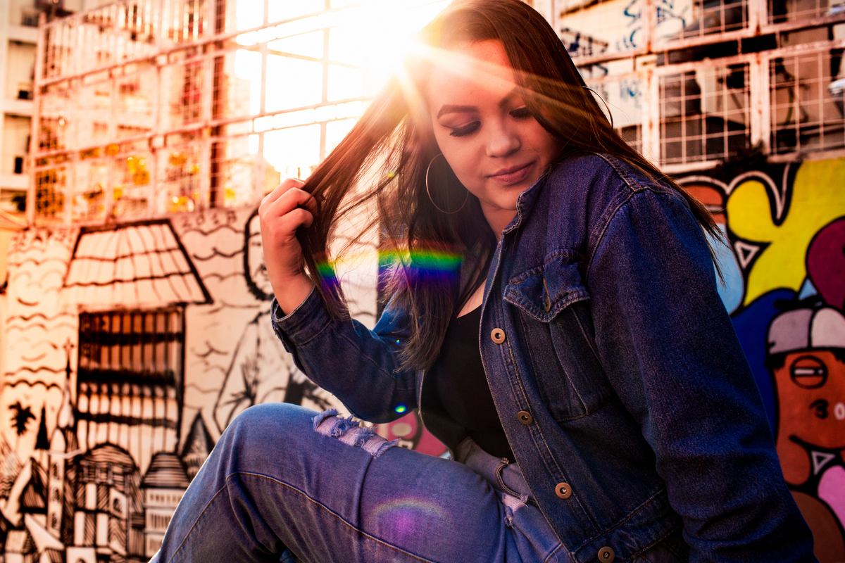 Stephanie - Ensaio de debutante no Beco do Batman em São Paulo