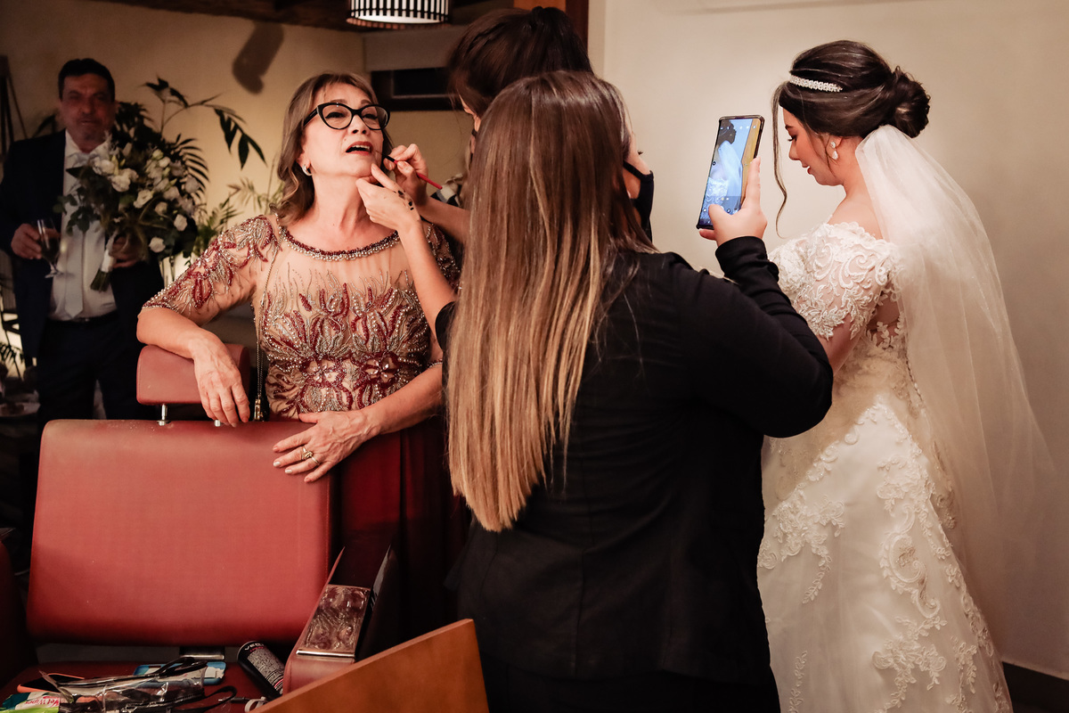 Tamiris e Pedro - casamento no Portal da Serra em Mogi das Cruzes - SP - Danilo e Cris Almeida - Fotógrafos de Casamento em Mogi das Cruzes - SP - Casamento no campo - Vestido de Noiva