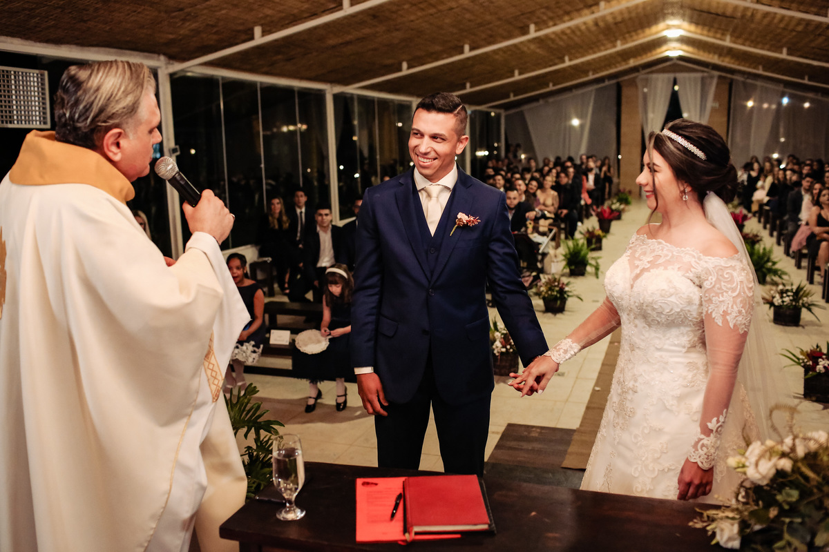 Tamiris e Pedro - casamento no Portal da Serra em Mogi das Cruzes - SP - Danilo e Cris Almeida - Fotógrafos de Casamento em Mogi das Cruzes - SP - Casamento no campo - Vestido de Noiva