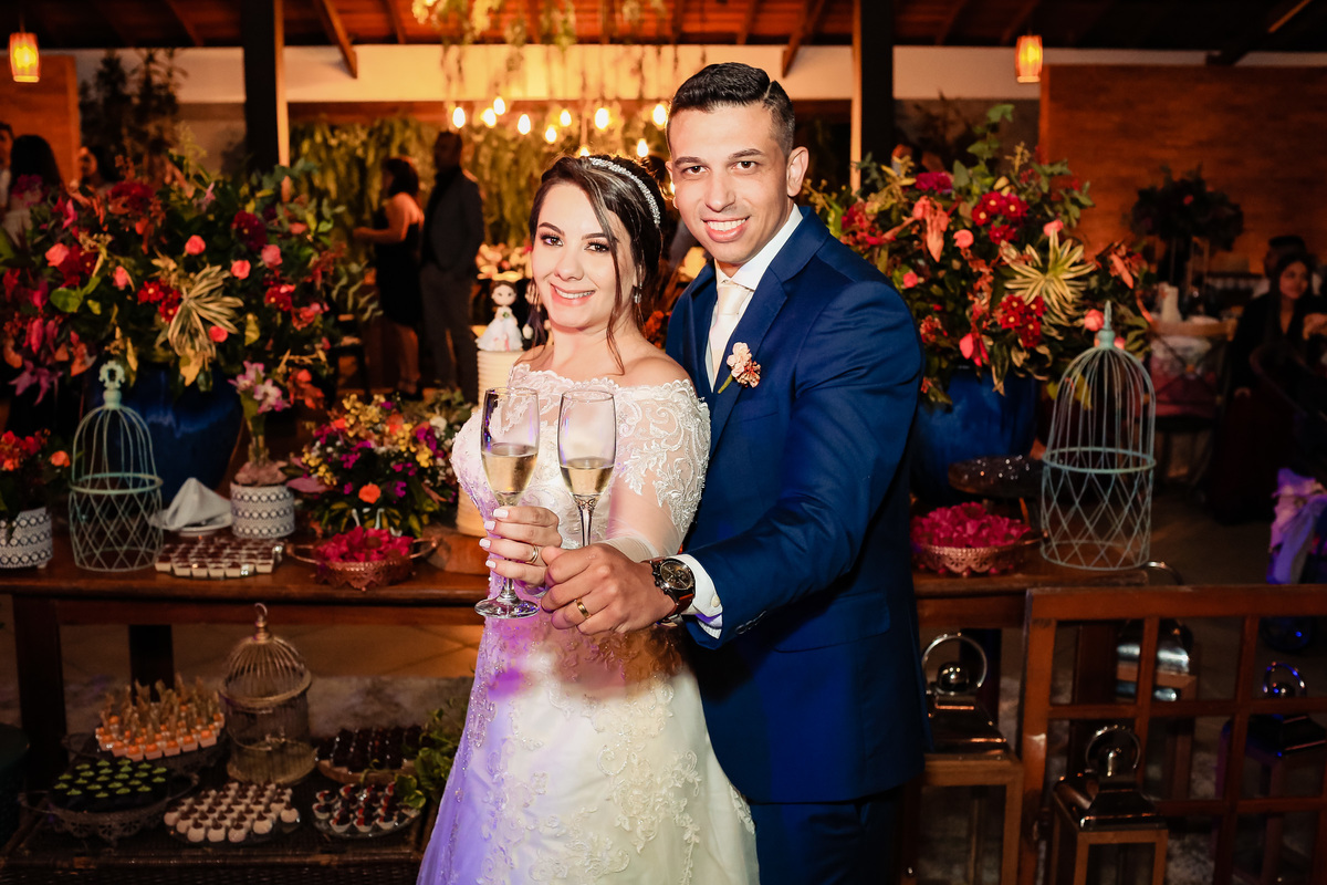Tamiris e Pedro - casamento no Portal da Serra em Mogi das Cruzes - SP - Danilo e Cris Almeida - Fotógrafos de Casamento em Mogi das Cruzes - SP - Casamento no campo - Vestido de Noiva