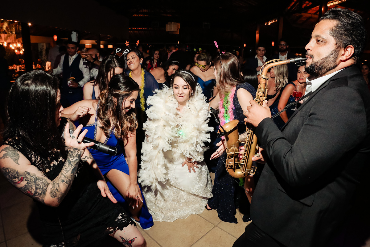 Tamiris e Pedro - casamento no Portal da Serra em Mogi das Cruzes - SP - Danilo e Cris Almeida - Fotógrafos de Casamento em Mogi das Cruzes - SP - Casamento no campo - Vestido de Noiva