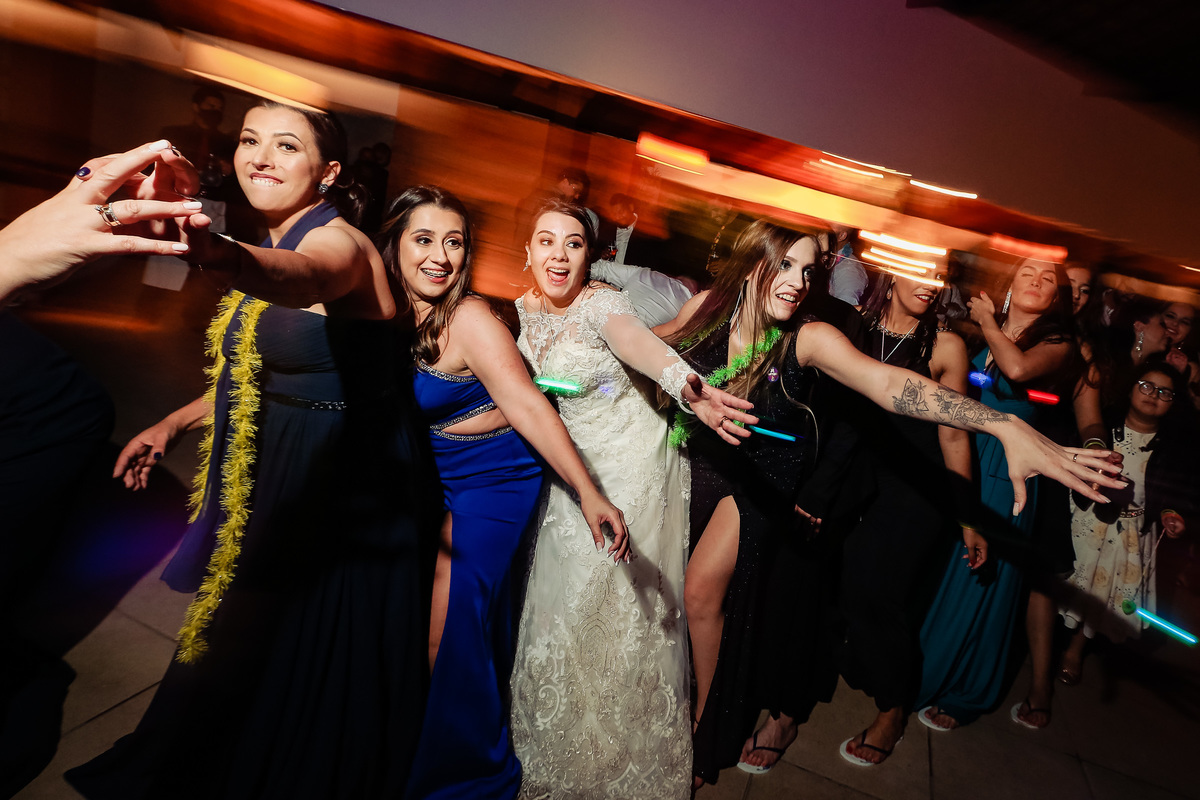 Tamiris e Pedro - casamento no Portal da Serra em Mogi das Cruzes - SP - Danilo e Cris Almeida - Fotógrafos de Casamento em Mogi das Cruzes - SP - Casamento no campo - Vestido de Noiva