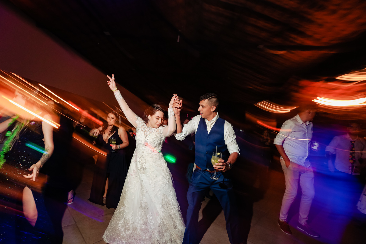 Tamiris e Pedro - casamento no Portal da Serra em Mogi das Cruzes - SP - Danilo e Cris Almeida - Fotógrafos de Casamento em Mogi das Cruzes - SP - Casamento no campo - Vestido de Noiva