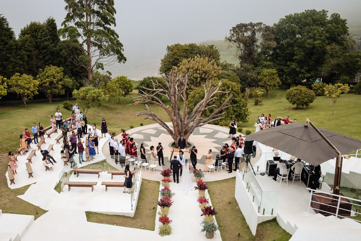 casamento no campo de bianca e misael no sitio his em mogi das cruzes sp