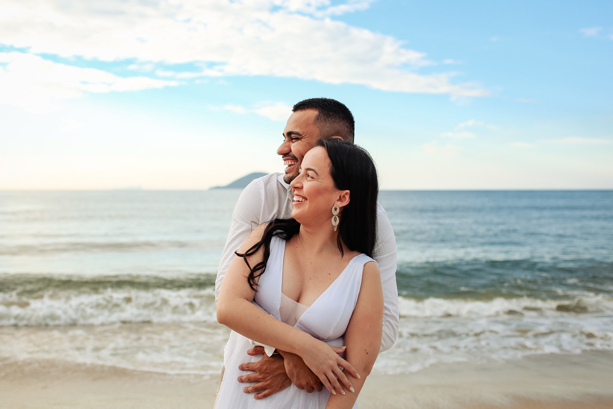 ensaio de casal pré wedding na praia da jureia - Danilo e Cris Almeida Fotógrafos de Casamento em Mogi das Cruzes SP