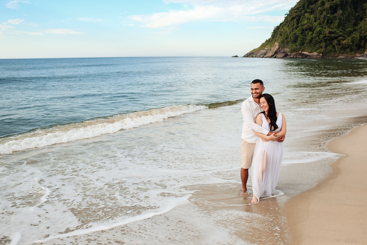 ensaio de casal pré wedding na praia da jureia - Danilo e Cris Almeida Fotógrafos de Casamento em Mogi das Cruzes SP