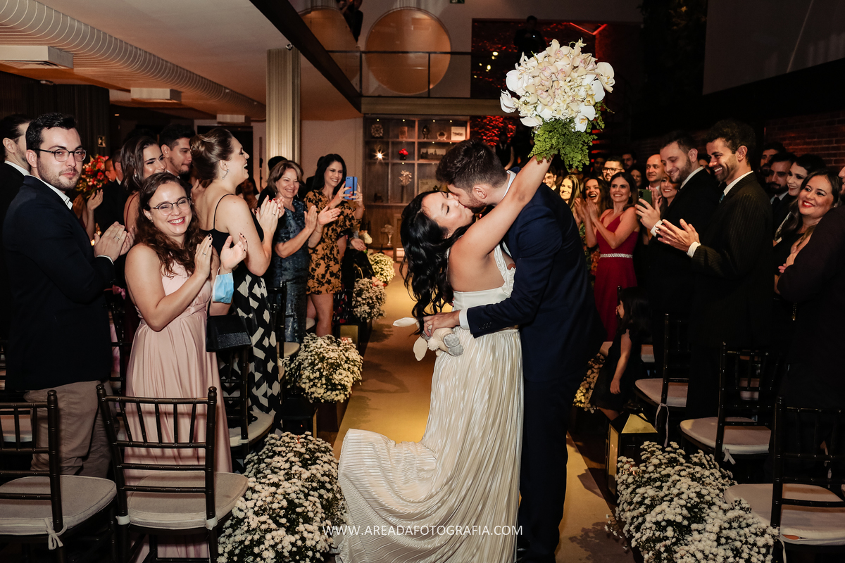 Casamento Naomi e Gabriel na Villa Bisutti Gomes de Carvalho - SP