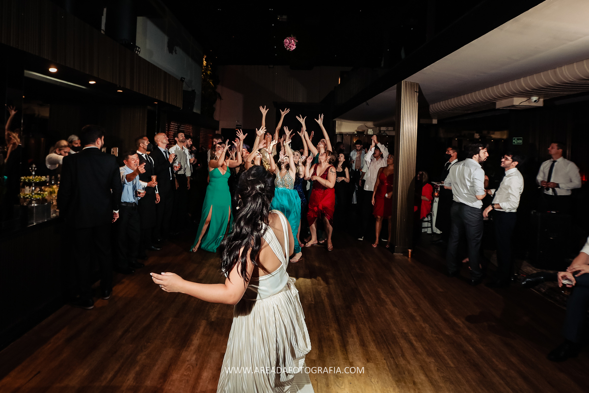 Casamento Naomi e Gabriel na Villa Bisutti Gomes de Carvalho - SP