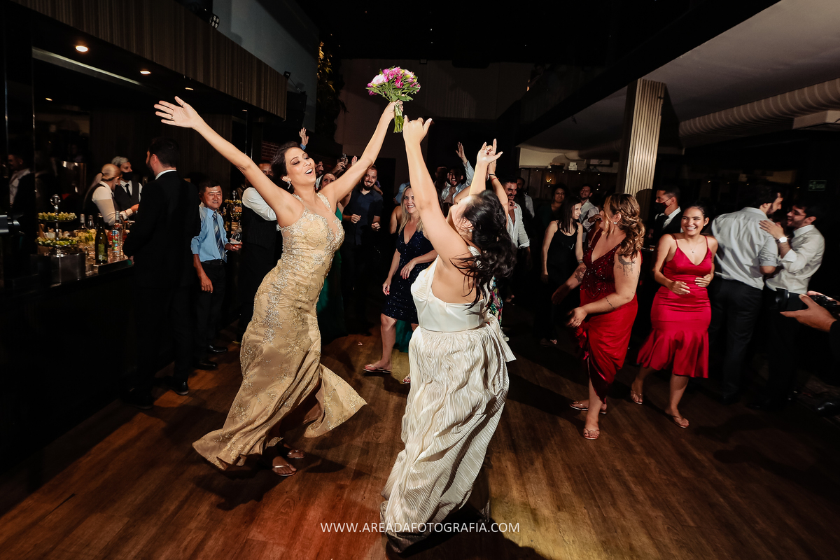 Casamento Naomi e Gabriel na Villa Bisutti Gomes de Carvalho - SP