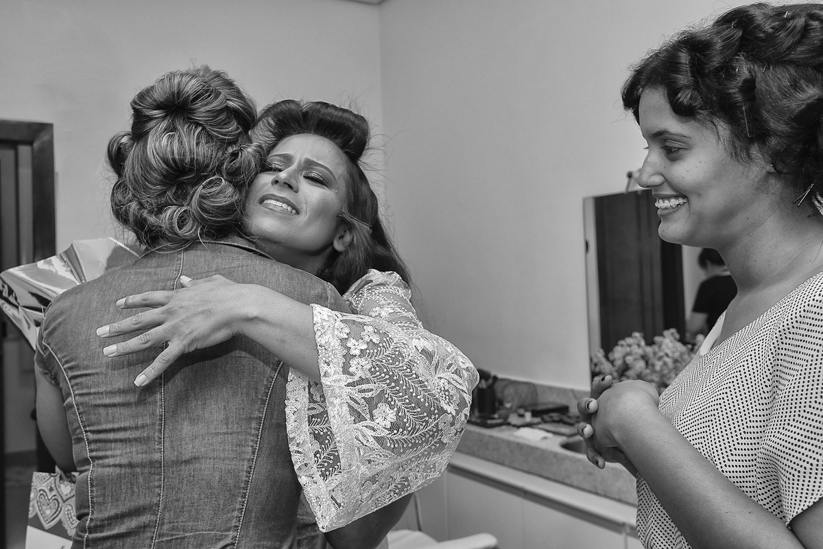 Emoção com as madrinhas Making of no Salão da Cirléia