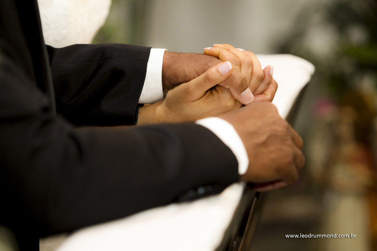 dando as mãos