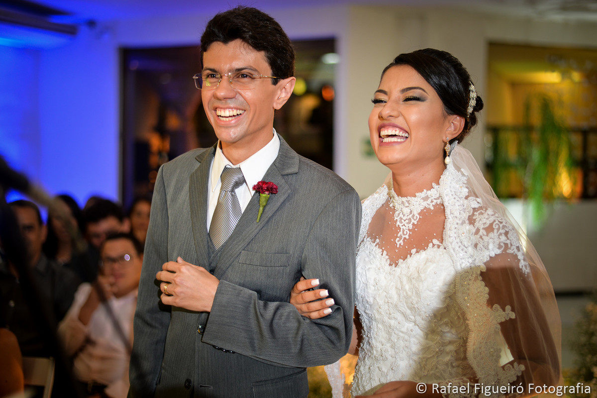 noivos sorrindo casamento fotógrafo rafael figueiró olinda recife 