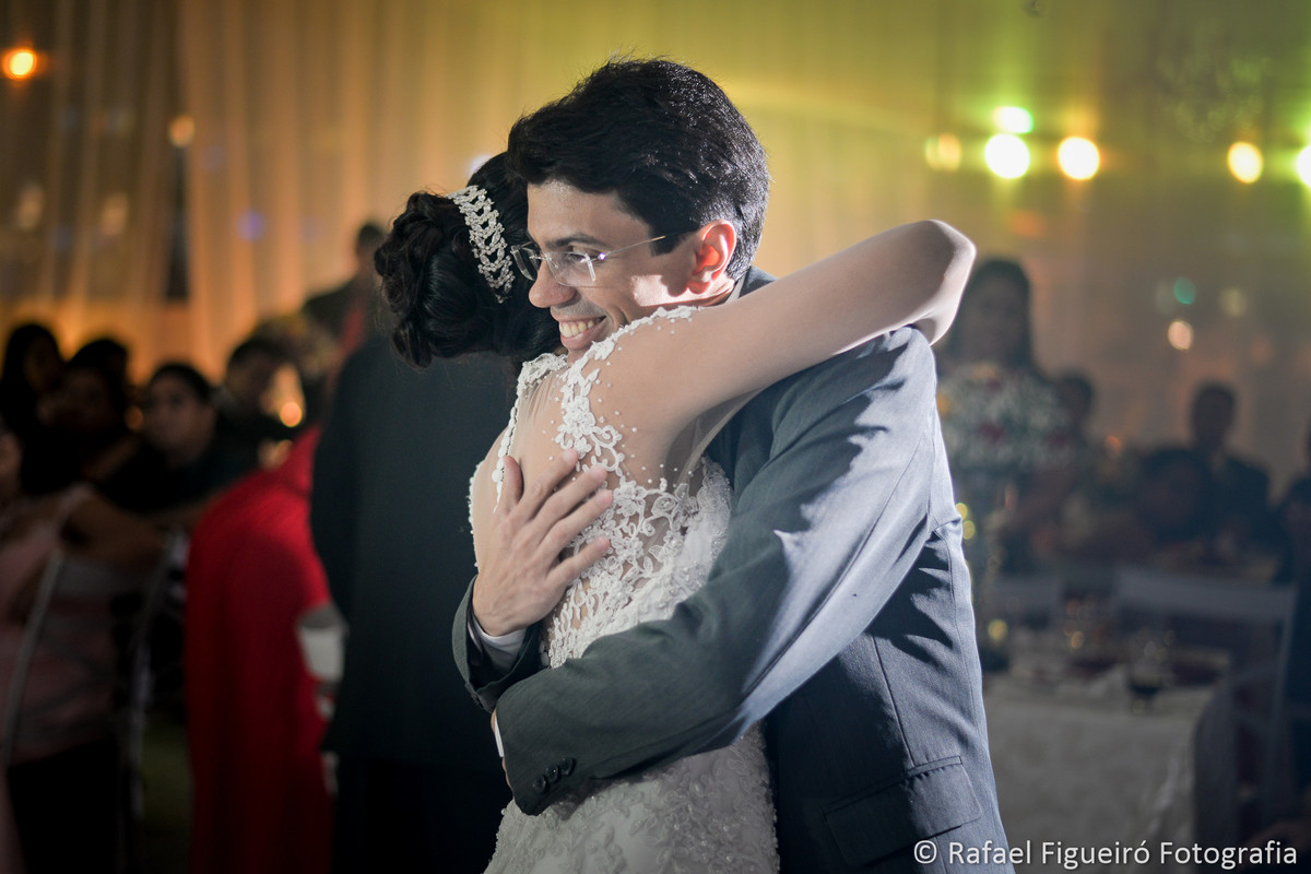 noivos dançando casamento fotógrafo rafael figueiró olinda recife 