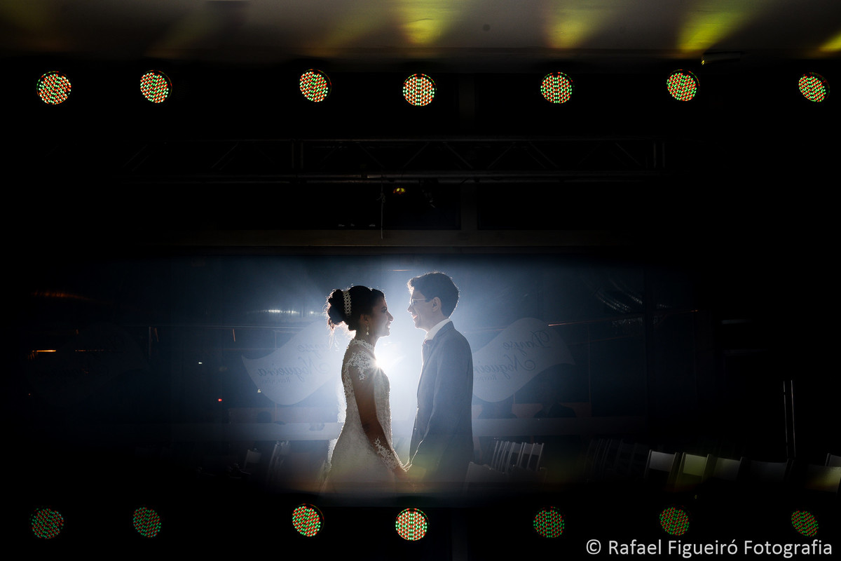 noivos dançando casamento fotógrafo rafael figueiró olinda recife 