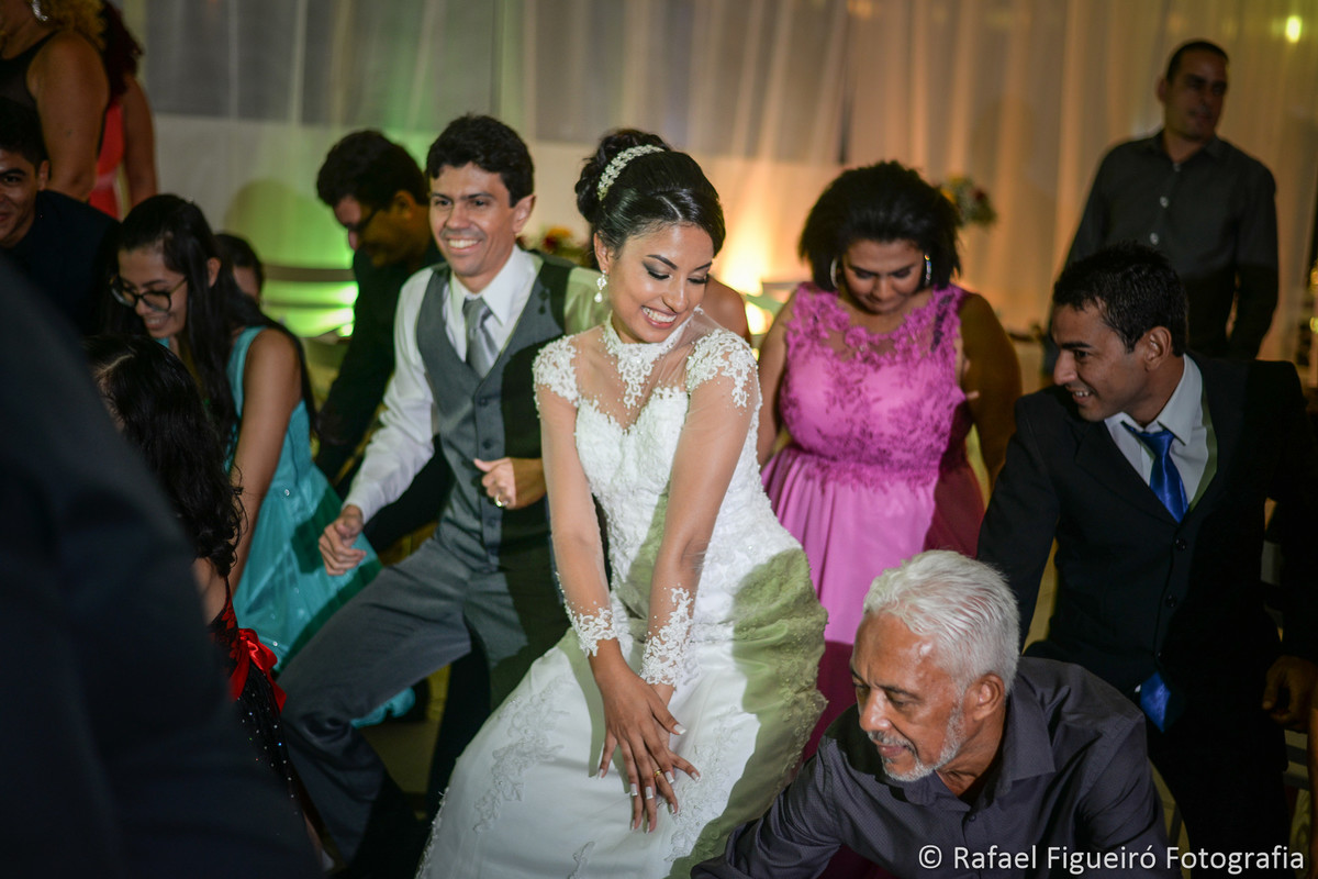 noivos dançando casamento fotógrafo rafael figueiró olinda recife 