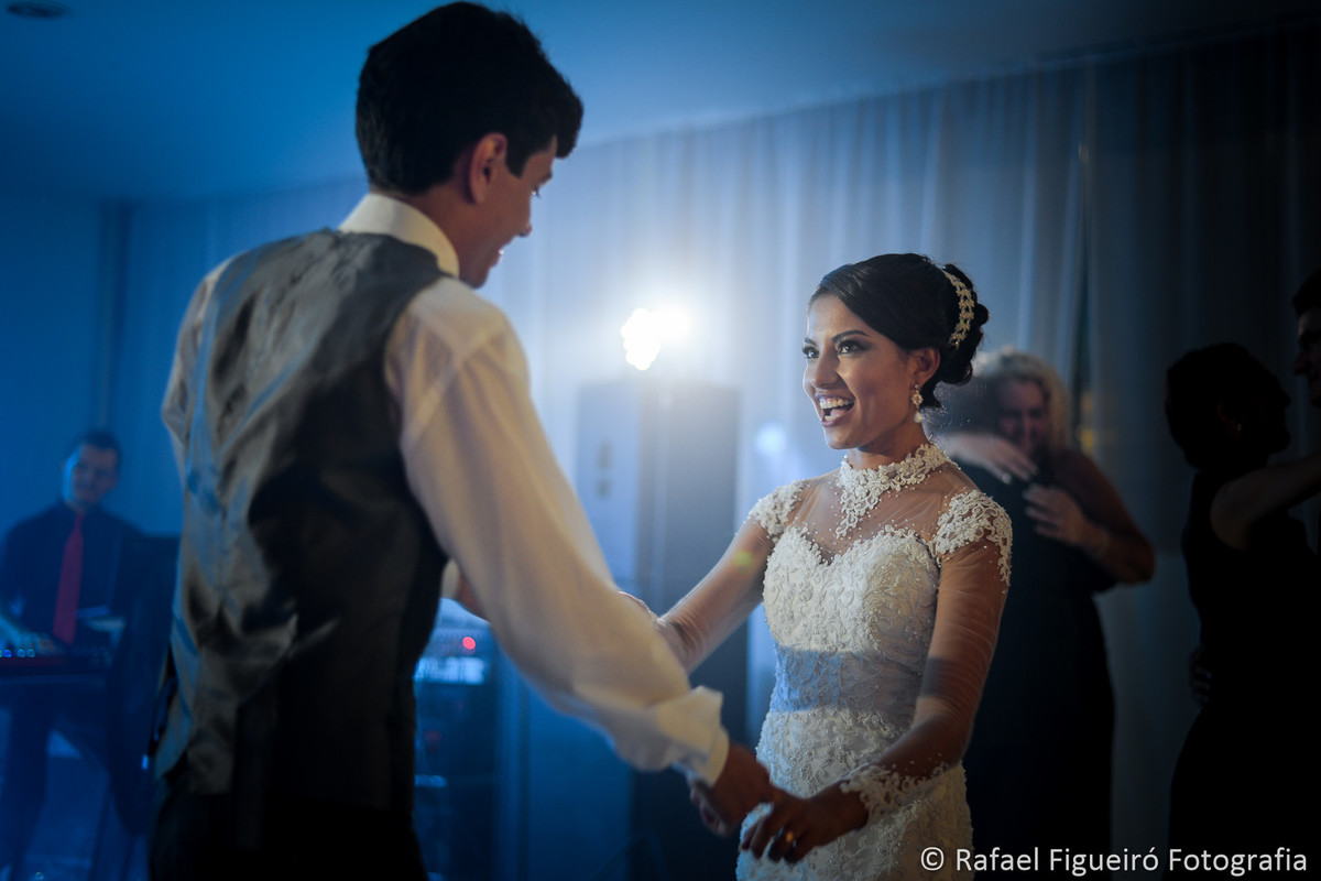 noivos dançando casamento fotógrafo rafael figueiró olinda recife 