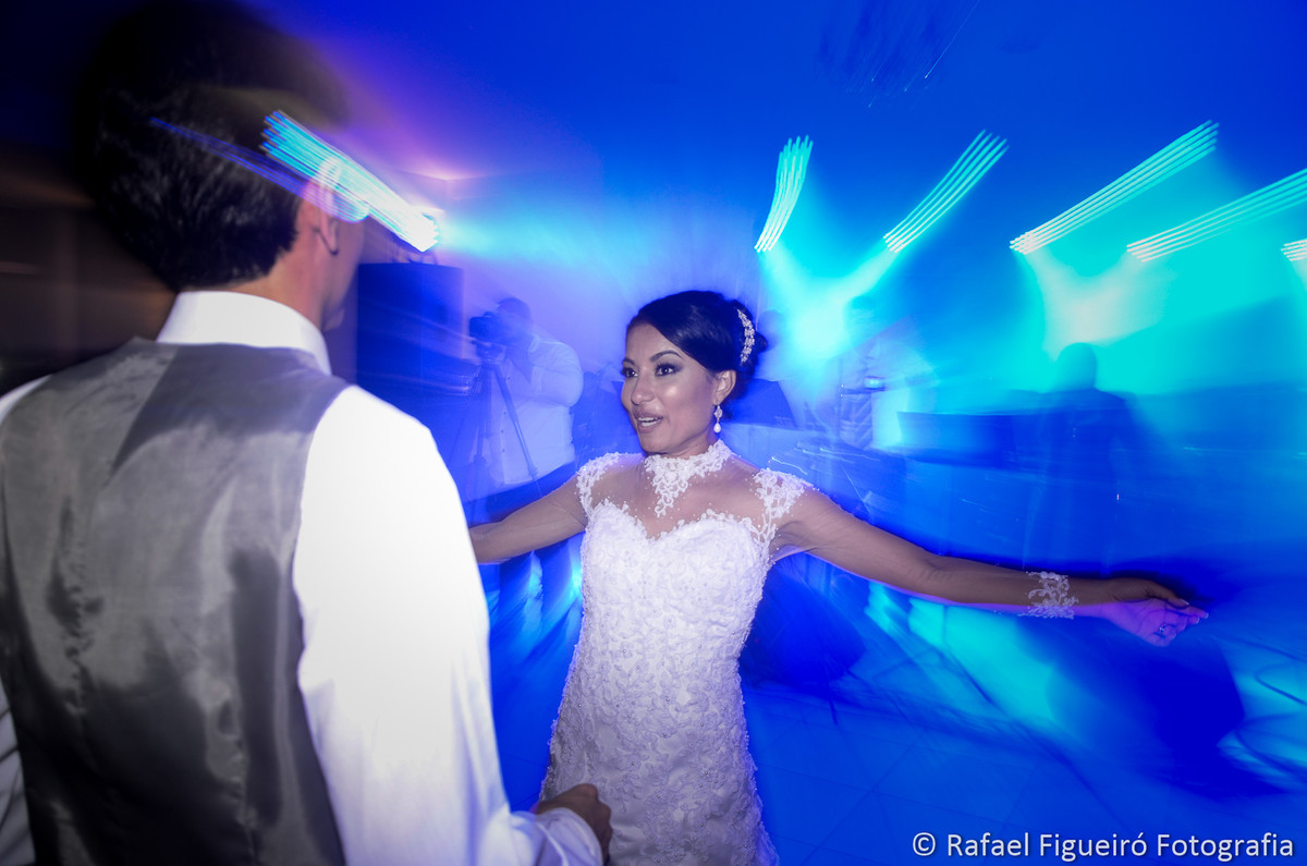 noivos dançando casamento fotógrafo rafael figueiró olinda recife 