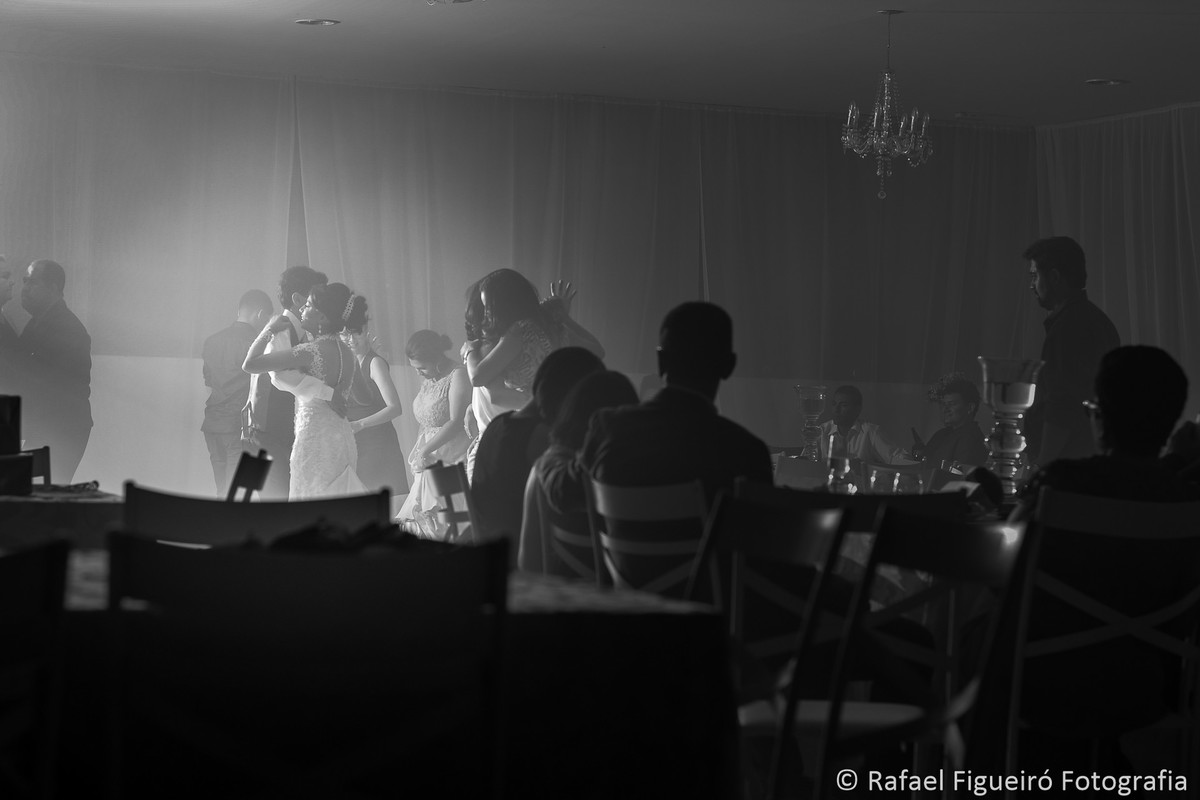 noivos dançando casamento fotógrafo rafael figueiró olinda recife 