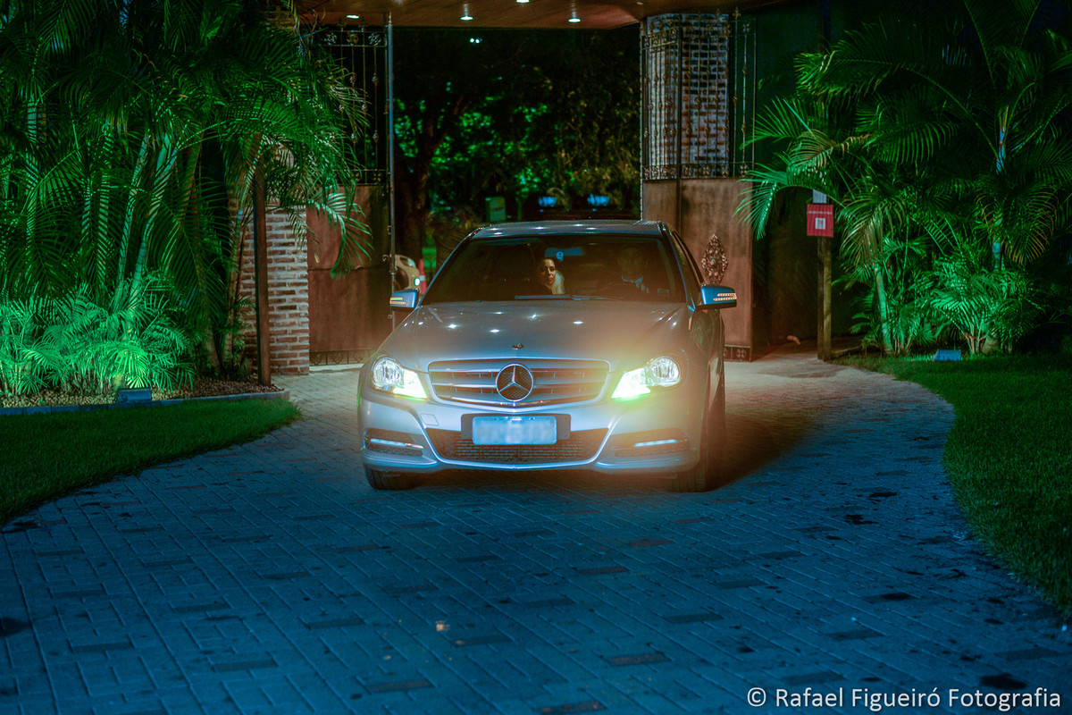 noiva chegando de mercedes na usina dois irmãos