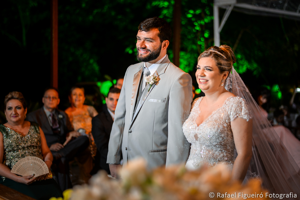 casal noivos no altar leticia antunes