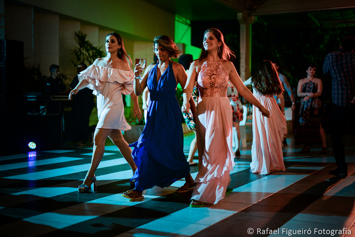 desfile madrinhas desfilando