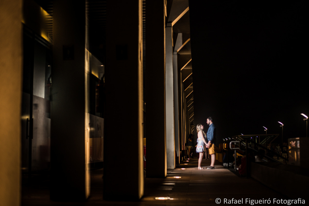 recife antigo gourmet escuro luzes  casal namorando