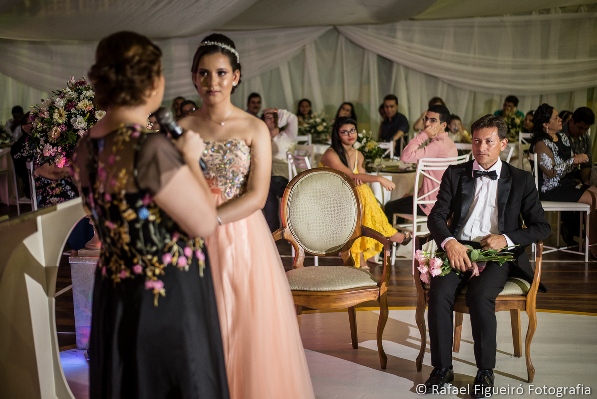 mãe homenagem falando para filha pai ao fundo 15 anos sarah debutante macaparana