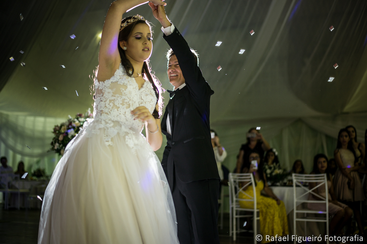 15 anos sarah debutante macaparana pai e filha dançando valsa chuva de prata