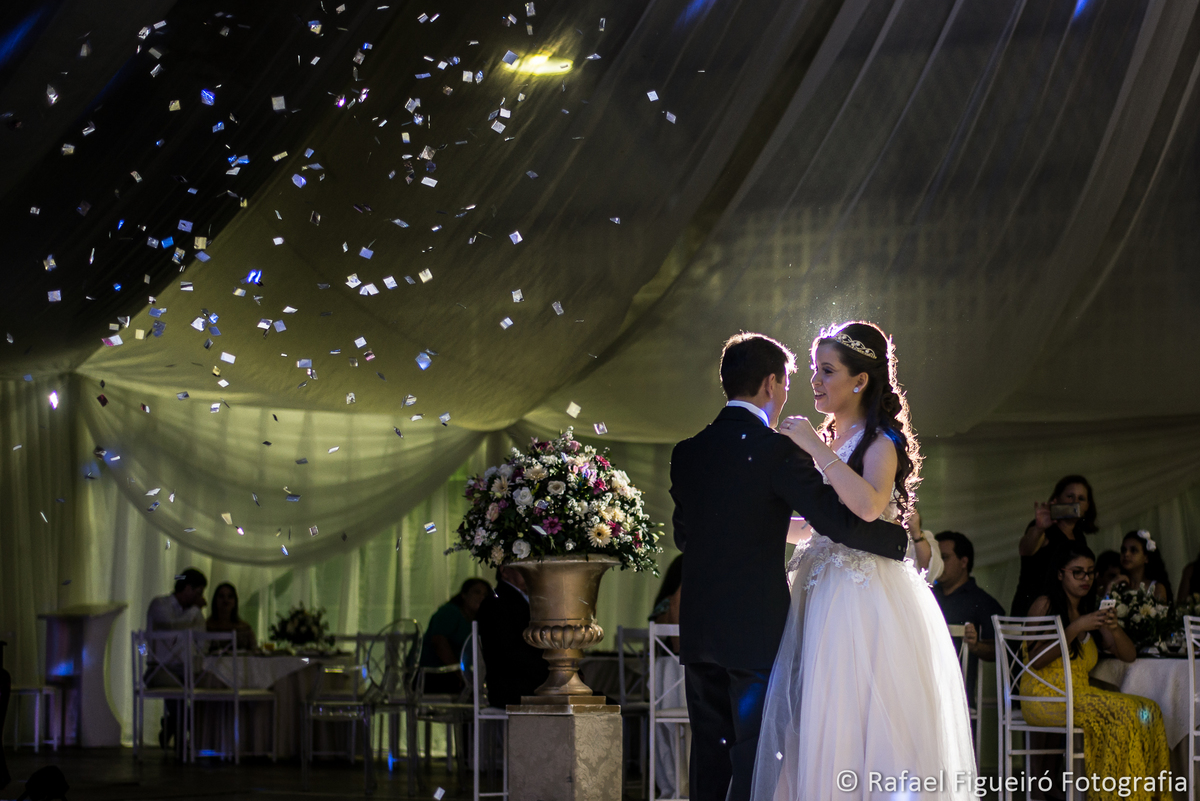 15 anos sarah debutante macaparana pai e filha dançando valsa chuva de prata