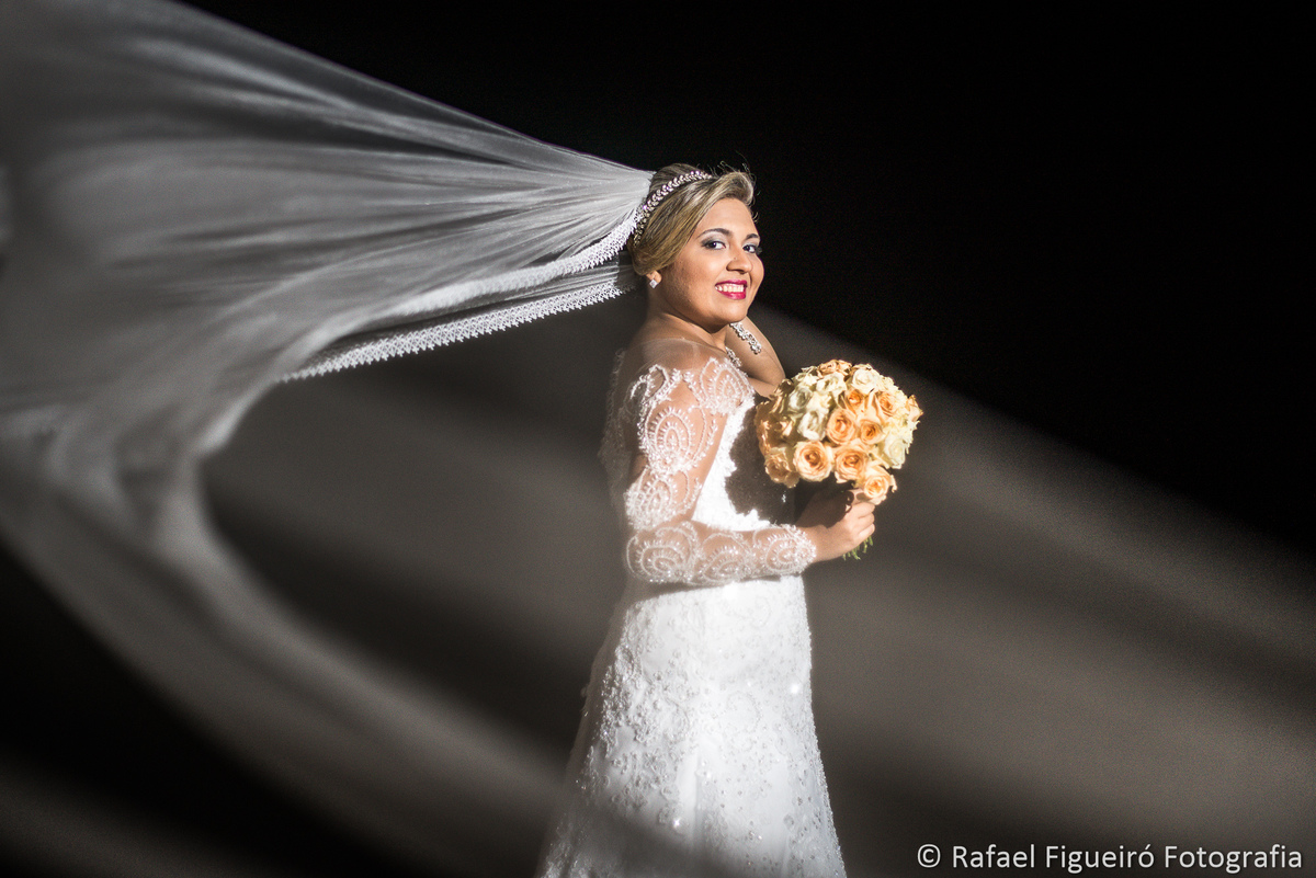 noiva véu voando orla olinda fundo preto negro