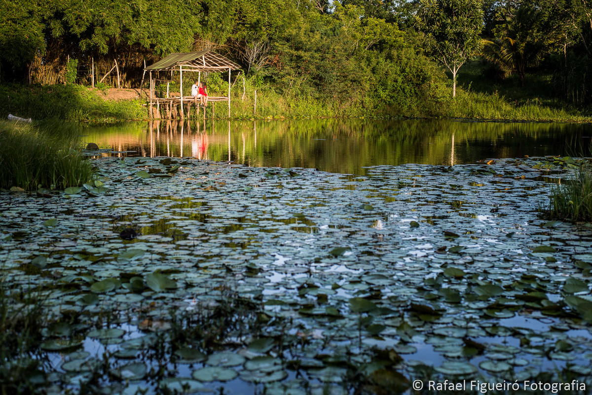 casal namorando em cabana beira do lago casa de campo engenho angicos