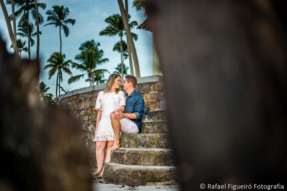 casal namorando na escada igreja sao benedito carneiros