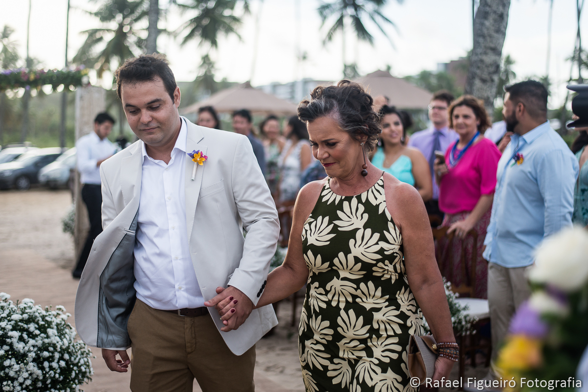 noivo sorriso modesto terno claro casamento lapela origami praia do paiva reserva da coruja