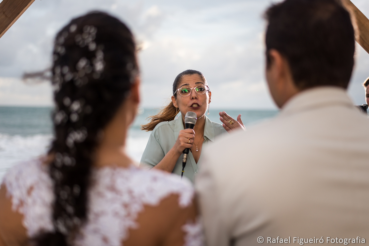 celebrante de casamento ana roberta casamento ceu mar noivos rafael figueiro fotografia