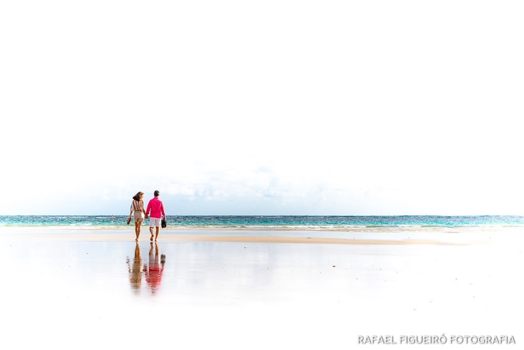 por do sol nascer muro alto porto de galinhas paisagem mar corais piscinas naturais nannai resort & spa fernando de noronha perfil sorriso felicidade amor reflexo casal  espelho d´água branco claridade higkey