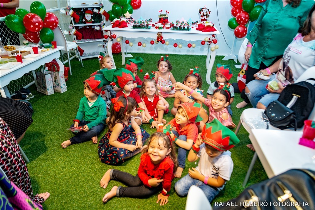 criança brincando game box shopping tacaruna rafael figueiro fotografia infantil kids recife pe olinda sentados felizes